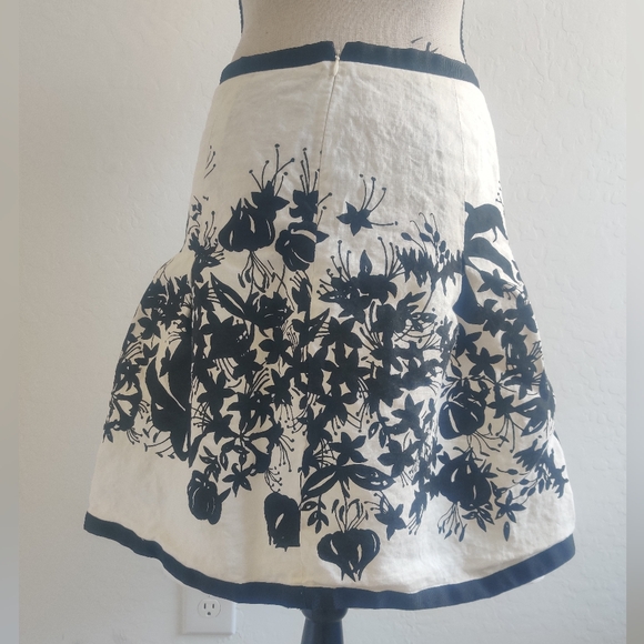 Ann Taylor LOFT 100% Linen Off White A-Line Skirt with Black Floral Border_4P - Picture 4 of 9